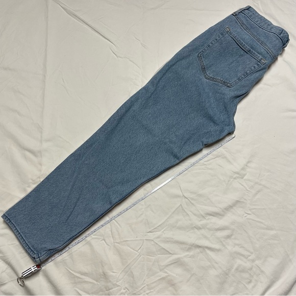 Hollister Ultra High Rise Two Tone Mom Jeans - Picture 9 of 9